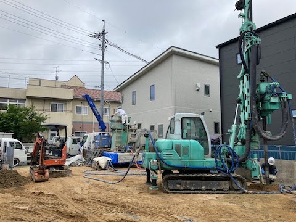 地盤改良工事スタートしました。