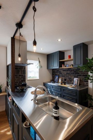 BROOK GREY (ブルック グレイ）のキッチンがある回遊動線の家