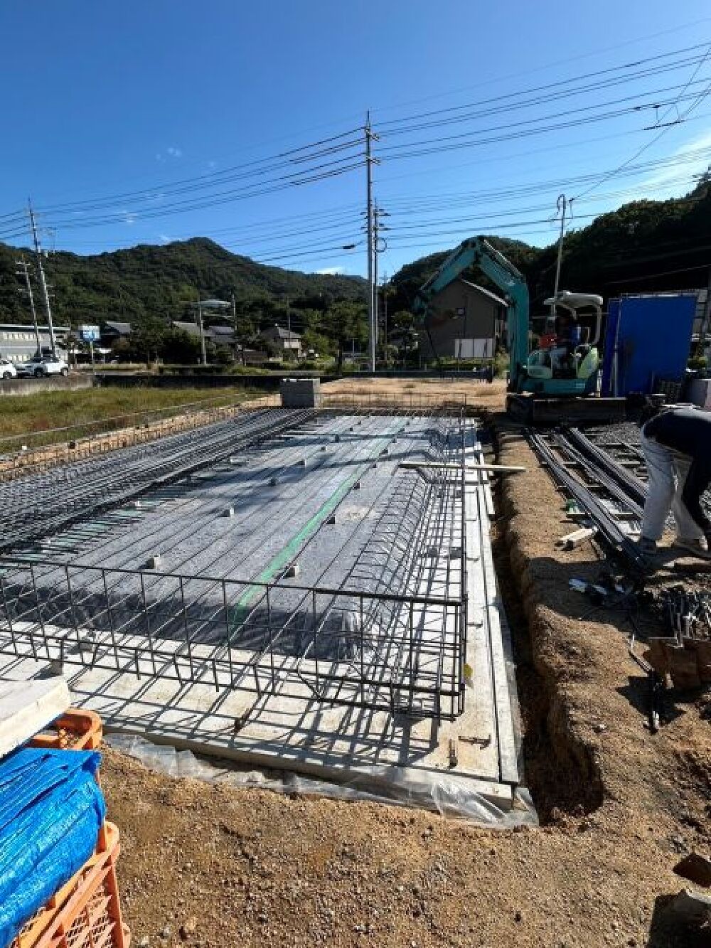 基礎工事進めてます。