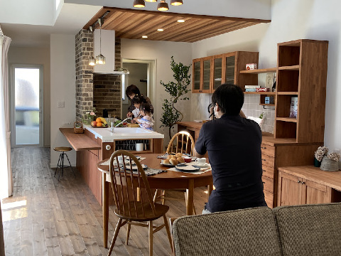 「のびのび子育てが叶う快適な平屋の住まい」