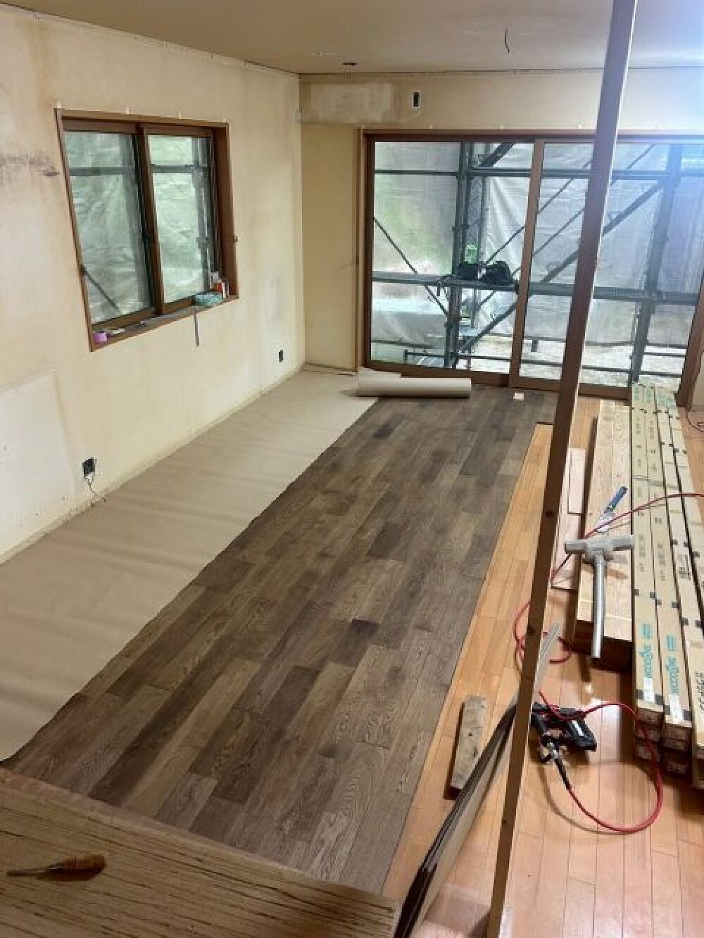 大工工事進めています。